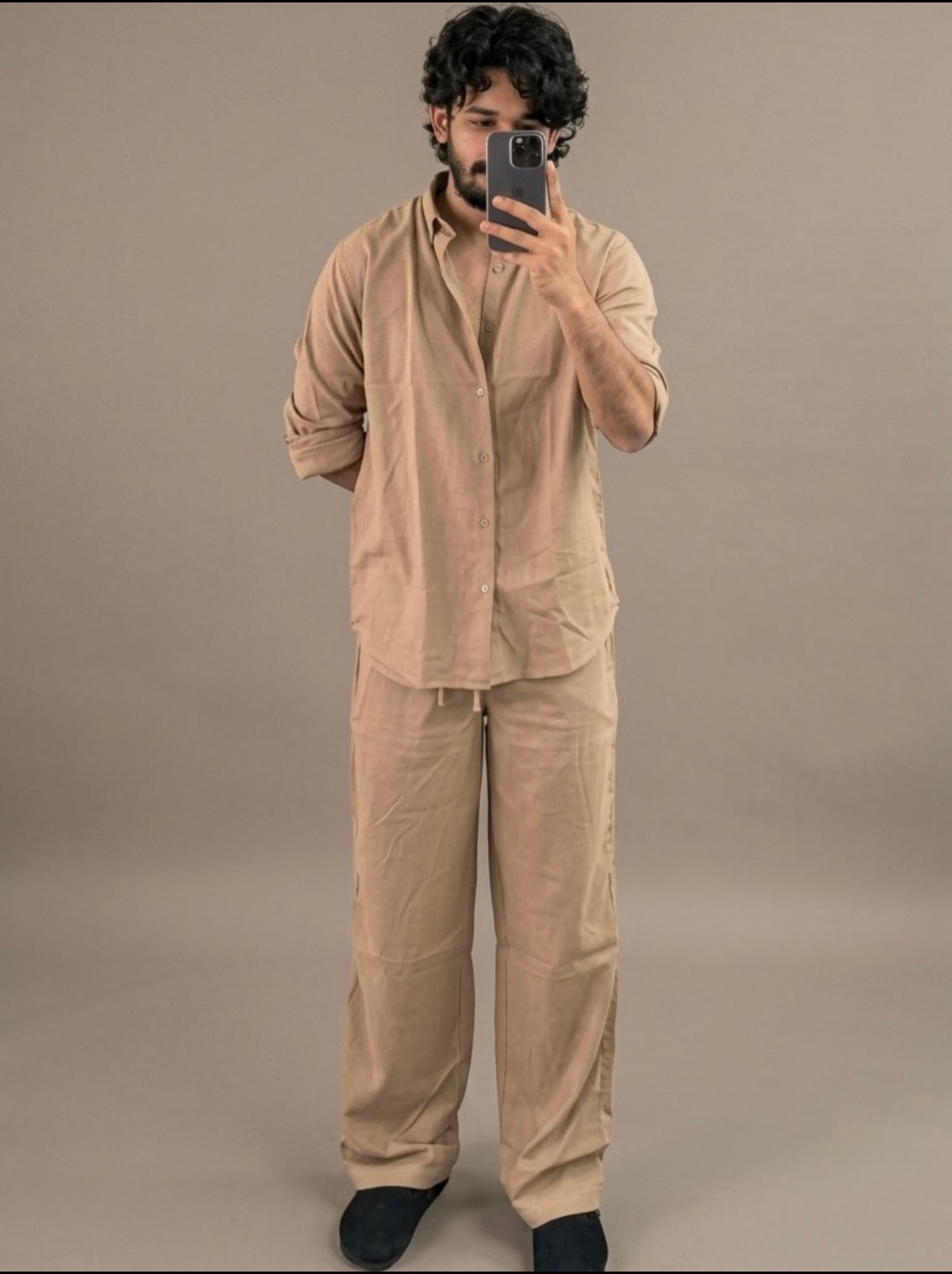 The Crowned Men Linen Pair