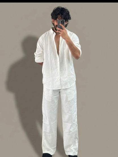 The Crowned Men Linen Pair